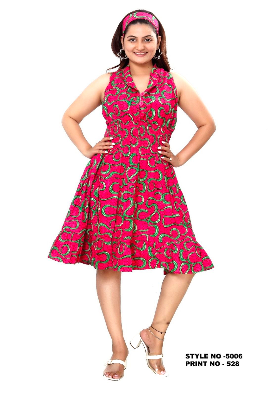 5006 - Woman's Mid-Length Smock Dress With Scarf