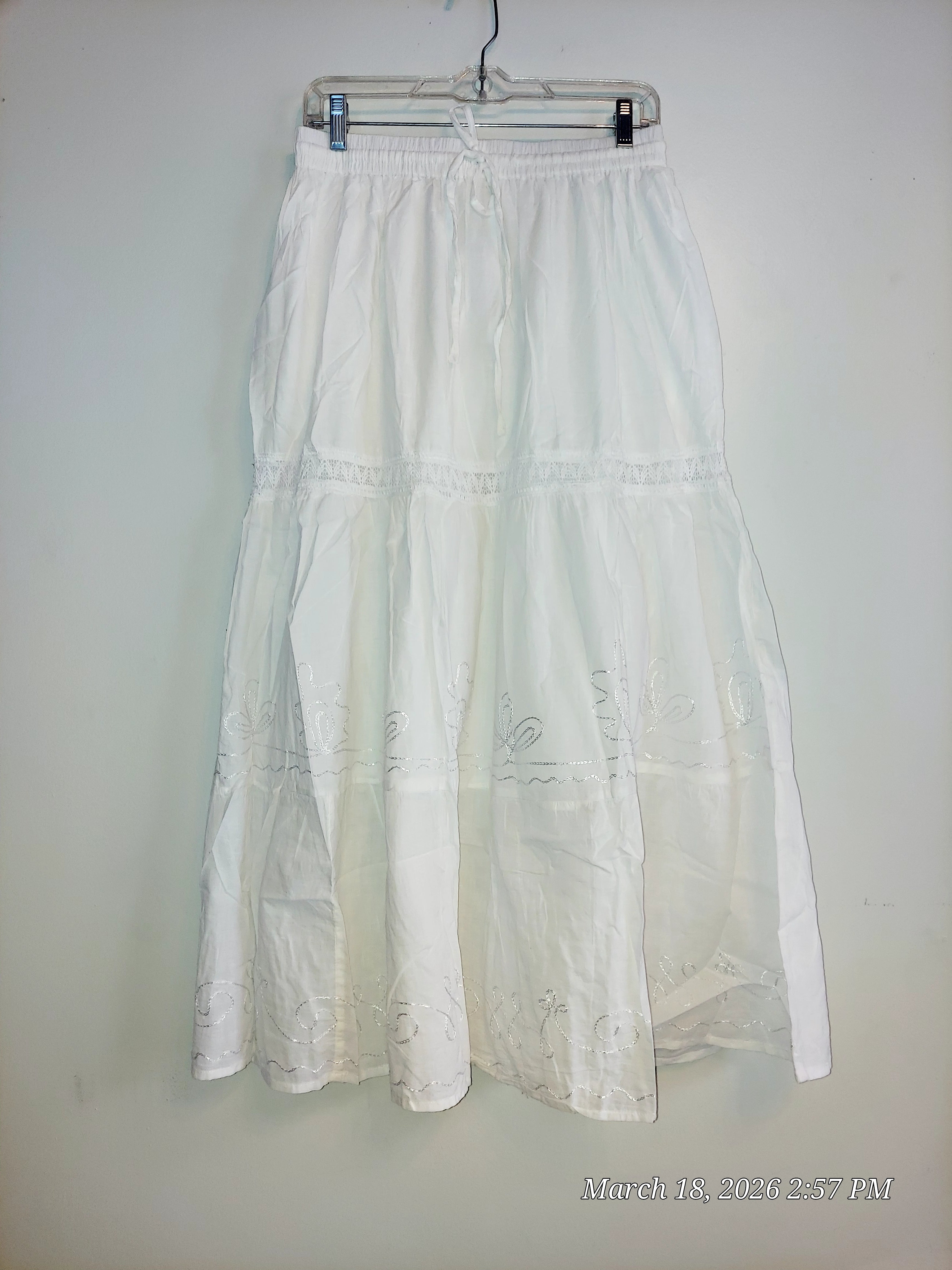 White Cotton Embroidery Skirt 004