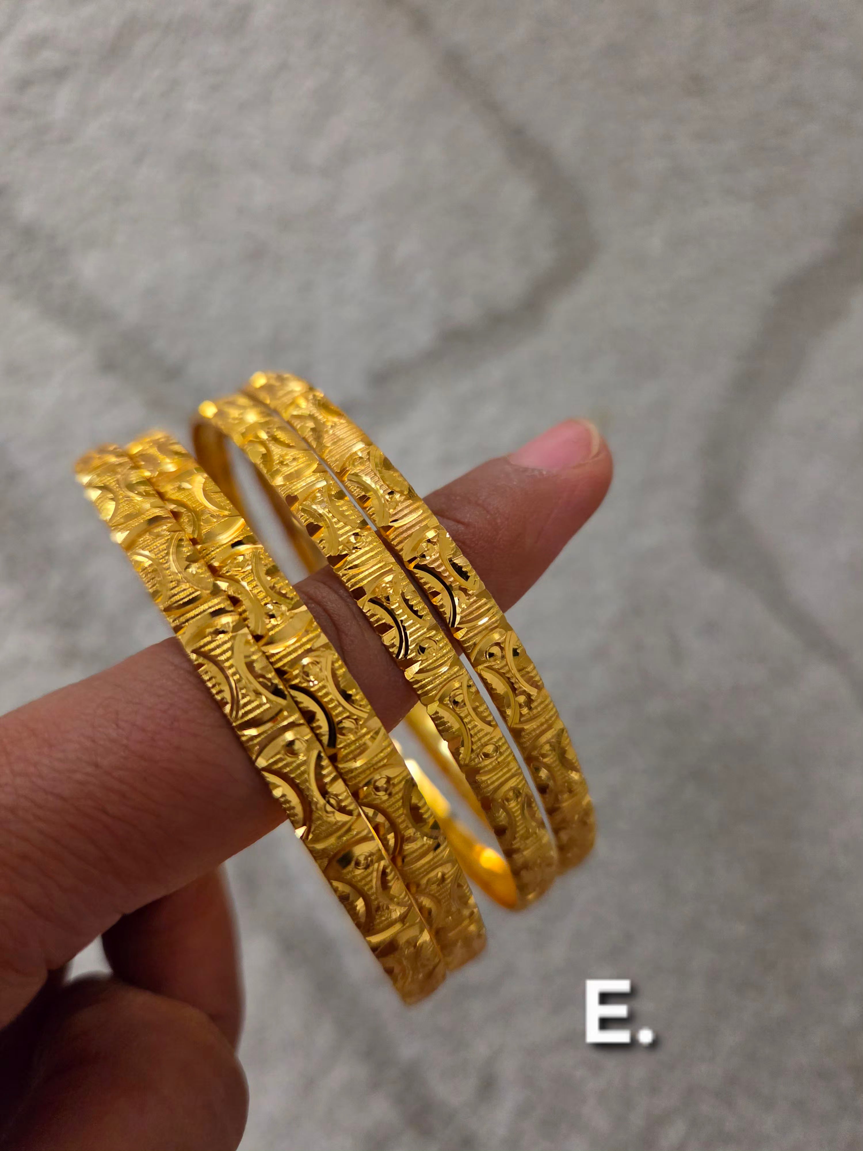 Stacable Bangles Set 4 Pcs  -Gold Plated