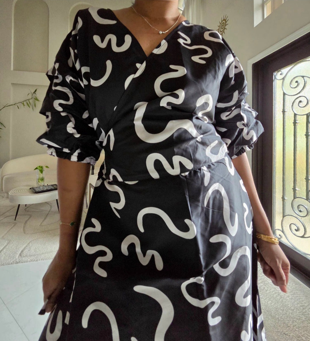 746 Wrap Dress With Puffed Sleeves Print 830