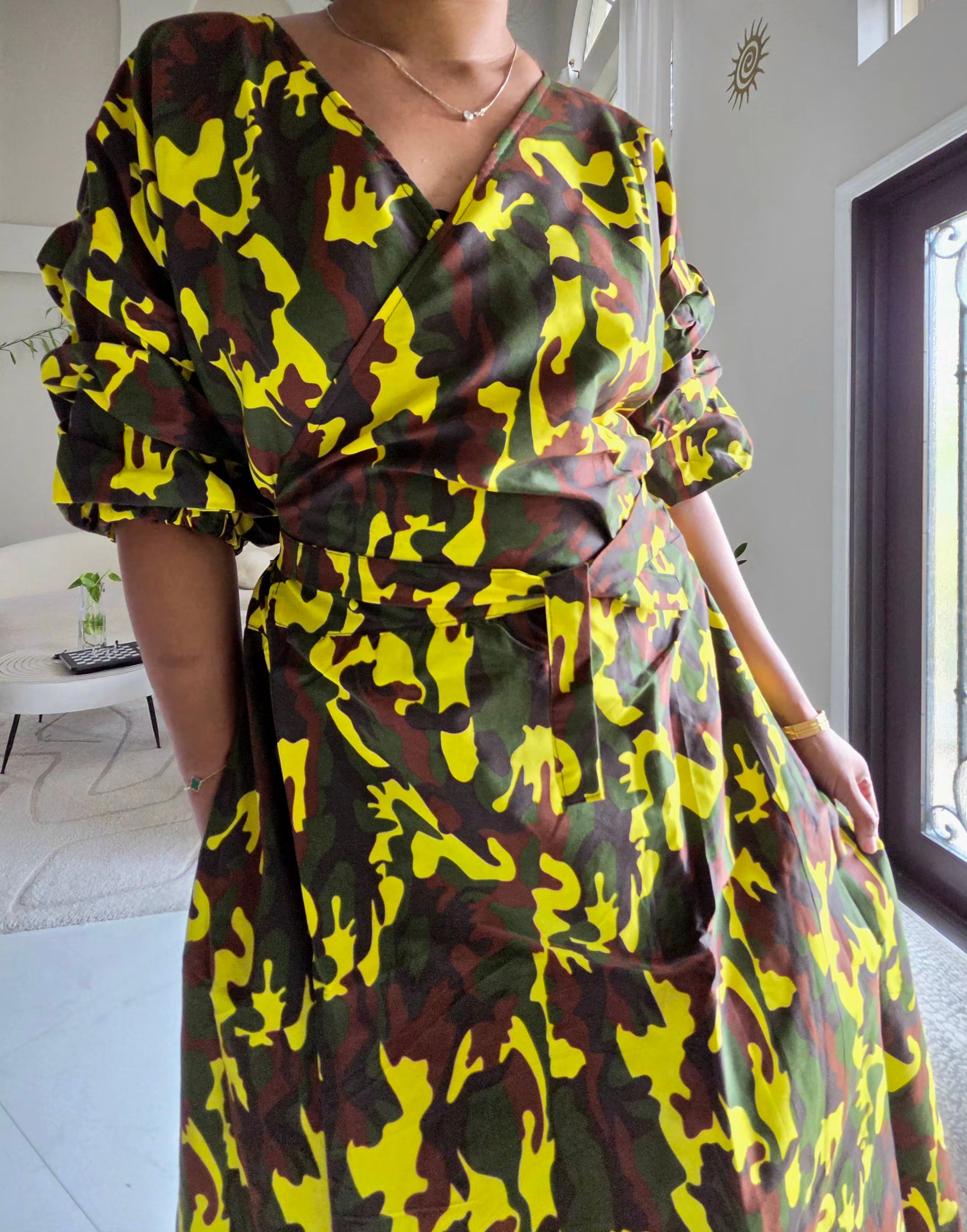 746 Wrap Dress With Puffed Sleeves Print 860
