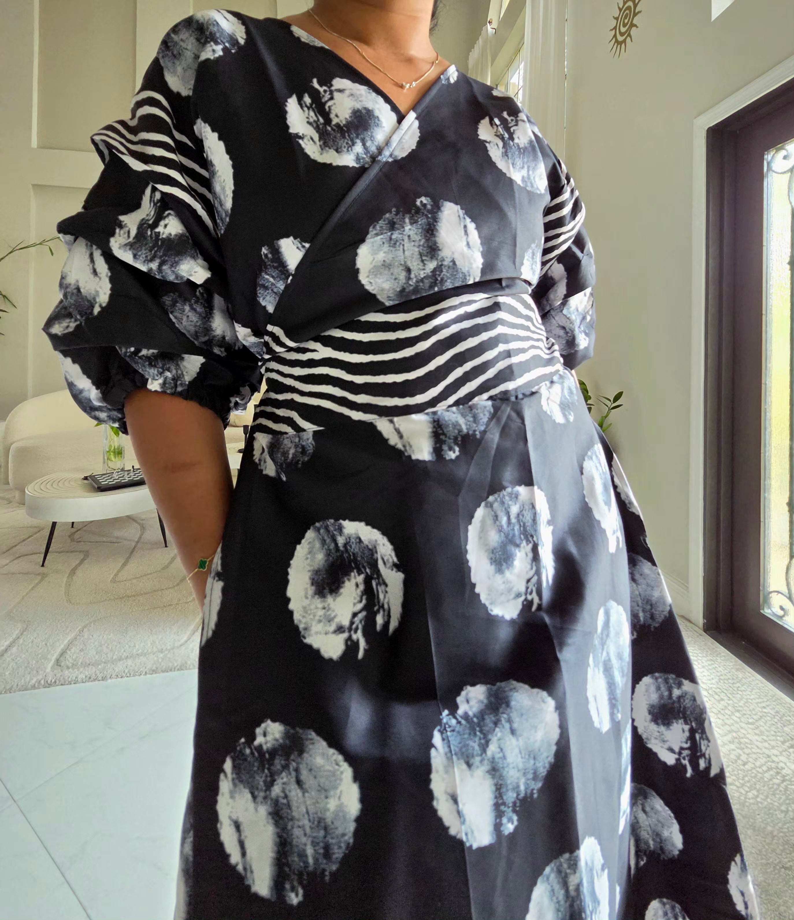 746 Wrap Dress With Puffed Sleeves Print 834