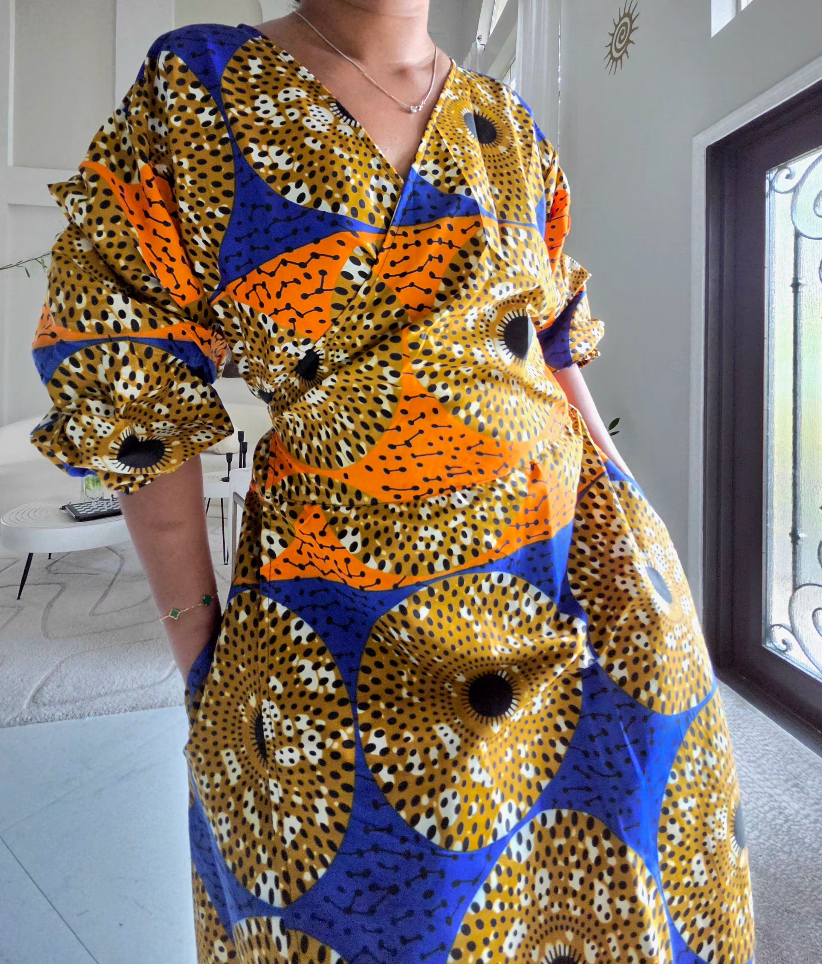 746 Wrap Dress With Puffed Sleeves Print 811