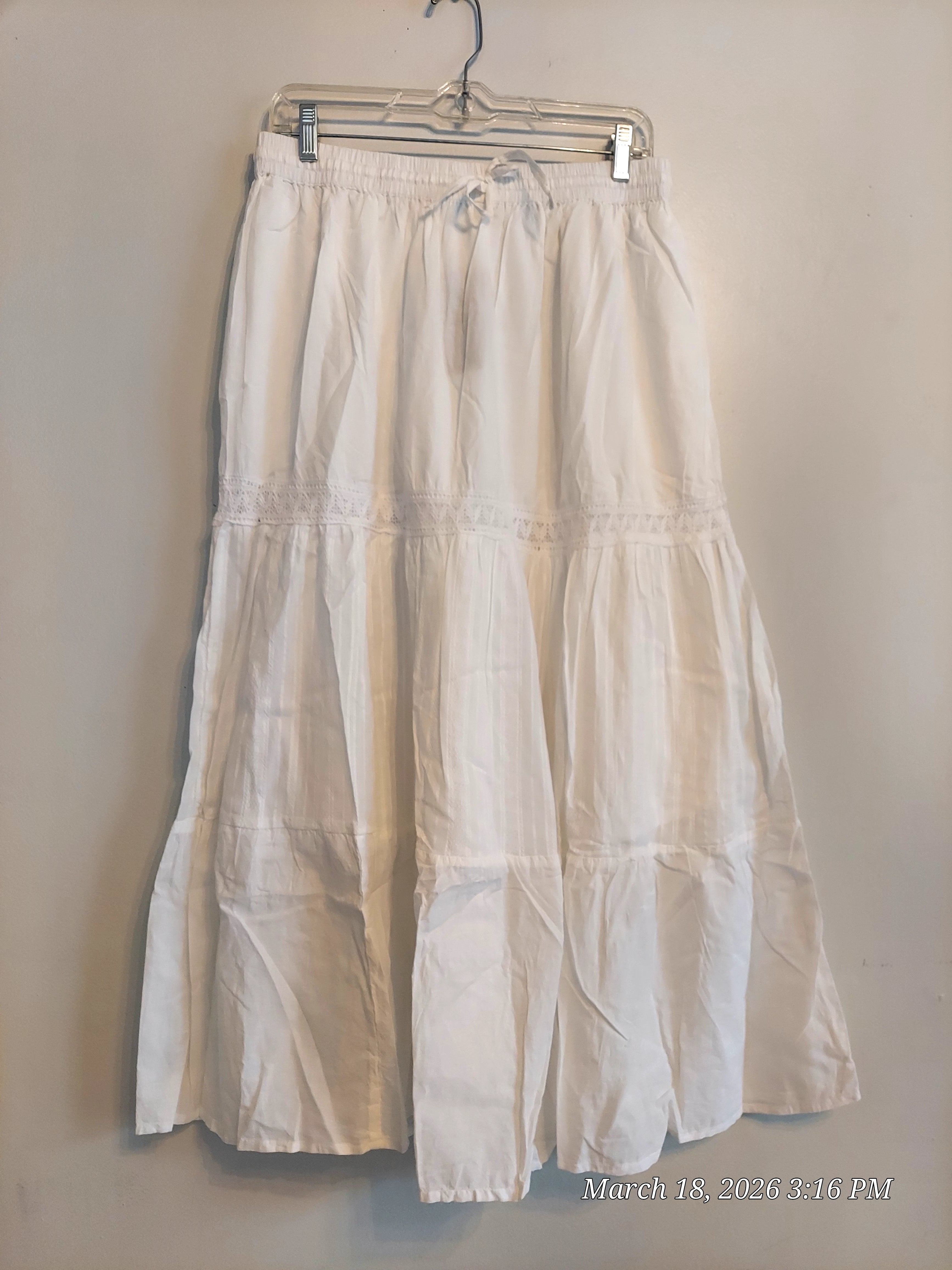 White Cotton Embroidery Skirt 002