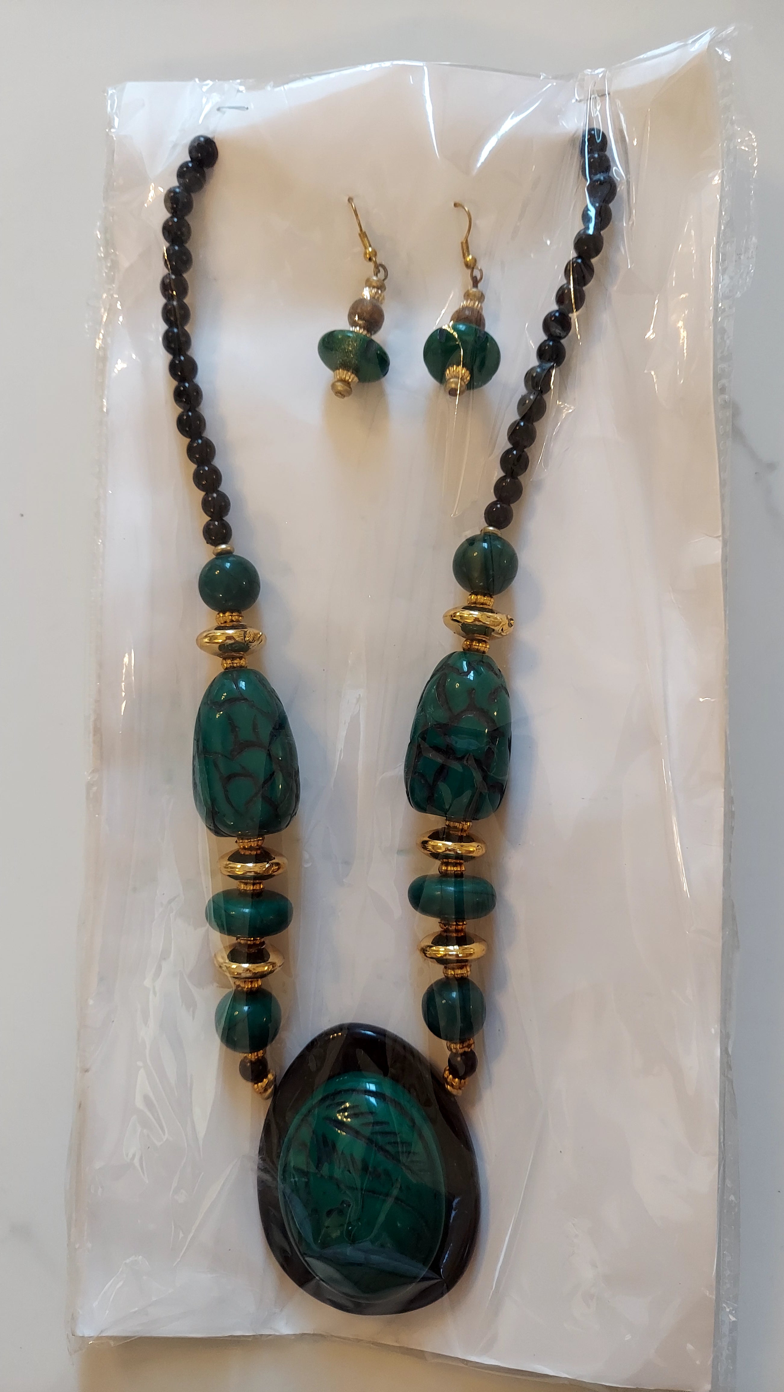 Necklace & Earrings Set / Crackle Elephant